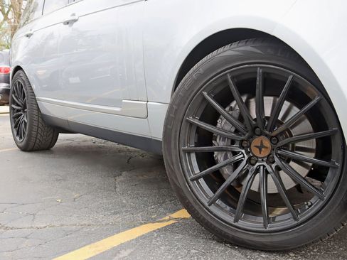 Used 2017 Land Rover Range Rover Supercharged image 5