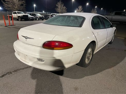 Used 2004 Chrysler Concorde LXi image 4