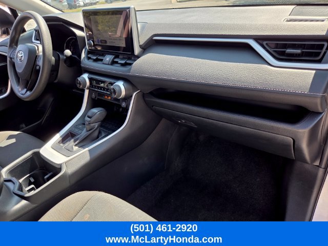 Used 2025 Toyota RAV4 XLE FWD image 15