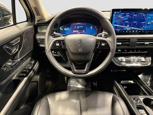 Used 2024 Lincoln Corsair AWD image 19
