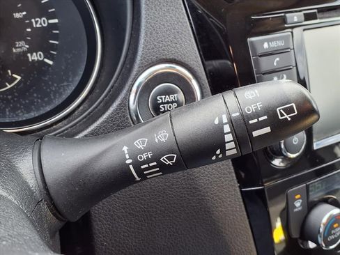 Used 2019 Nissan Rogue SV image 21