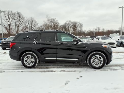 Certified 2022 Ford Explorer XLT image 9