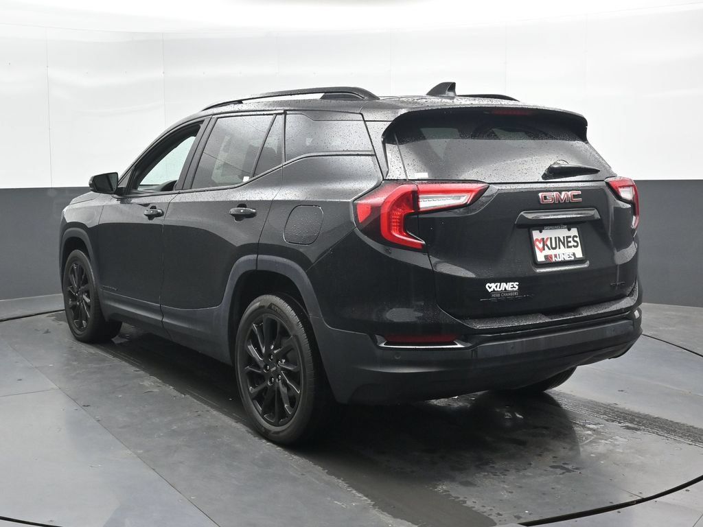 Used 2023 GMC Terrain SLE w/ Driver Convenience Package AWD/4WD image 10