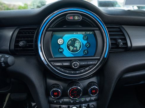 Used 2020 MINI Cooper 2-Door Hardtop FWD image 25