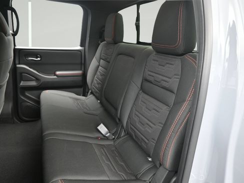 Certified 2025 Nissan Frontier PRO-4X AWD/4WD image 11