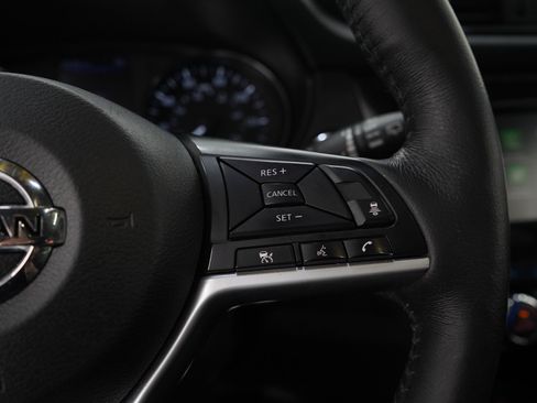 Used 2018 Nissan Rogue SL w/ Premium Package AWD/4WD image 30
