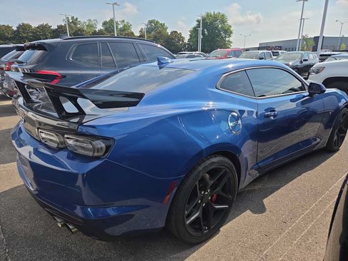 Used 2022 Chevrolet Camaro SS RWD image 4