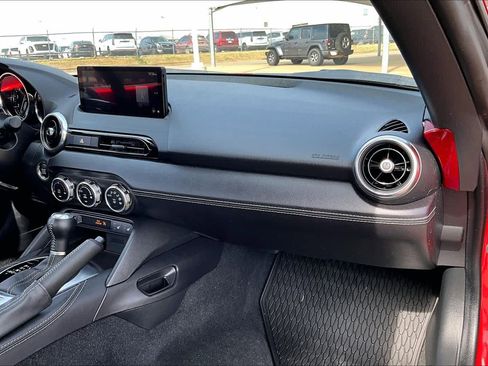 Used 2024 MAZDA MX-5 Miata RF Grand Touring image 17