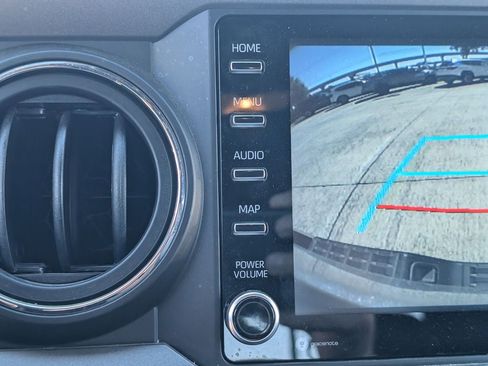 Used 2021 Toyota Tacoma TRD Off-Road image 17