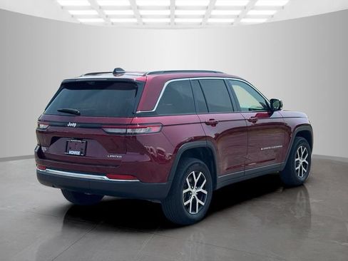 Used 2025 Jeep Grand Cherokee Limited w/ Luxury Tech Group II AWD/4WD image 7
