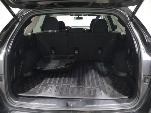 Used 2023 Subaru Outback Premium AWD/4WD image 4