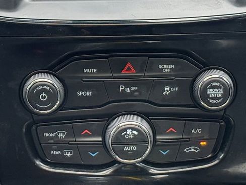 Used 2021 Chrysler 300 S image 4