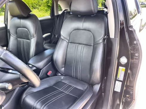 Used 2024 Honda HR-V EX-L image 11