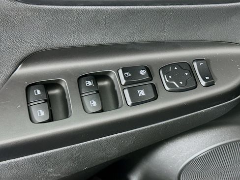 Used 2021 Hyundai Kona Limited FWD image 15