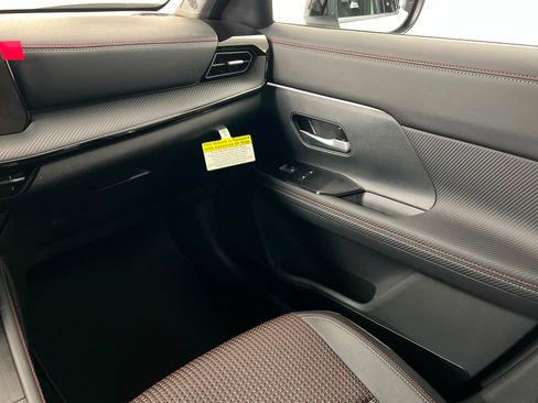 New 2026 Nissan Kicks SR w/ Cold Weather Package image 10