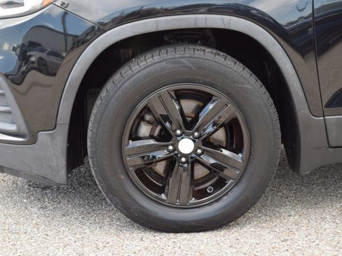 Used 2019 Chevrolet Trax LT w/ LT Convenience Package FWD image 23