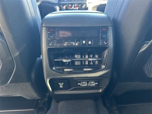 Used 2022 Jeep Grand Cherokee L Summit w/ Luxury Tech Group V image 35