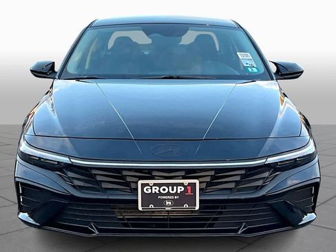 Used 2024 Hyundai Elantra SEL image 3