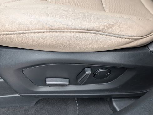 Used 2023 Ford Explorer Limited w/ Limited Technology Package image 13