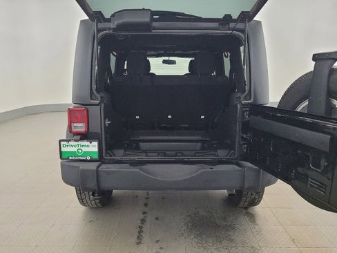 Used 2018 Jeep Wrangler Unlimited Sport S image 29