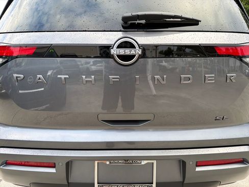 New 2026 Nissan Pathfinder SL FWD image 10