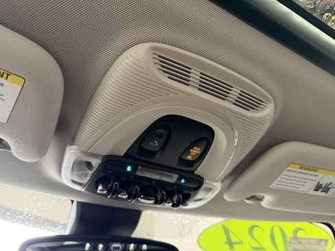 Certified 2024 MINI Cooper SE image 19