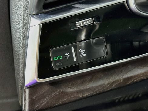 Used 2019 Audi Q8 Prestige AWD/4WD image 15