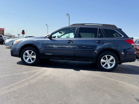 Used 2014 Subaru Outback 2.5i Limited w/ Moonroof Package AWD/4WD image 9