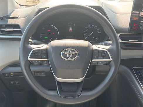 Used 2021 Toyota Sienna LE image 20