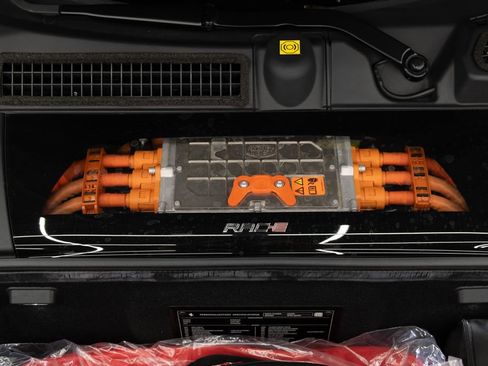 Used 2022 Ferrari SF90 Spider image 33