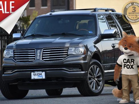 Used 2017 Lincoln Navigator Select image 1