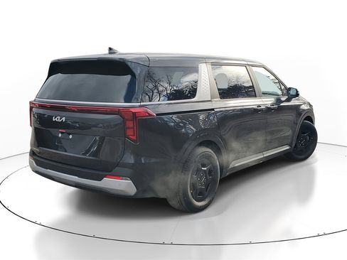 New 2026 Kia Carnival LX image 3