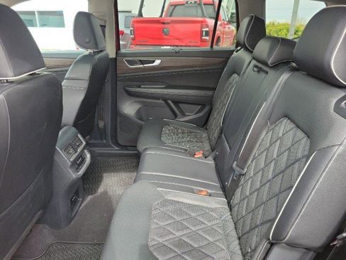 Used 2024 Volkswagen Atlas SEL Premium R-Line image 15