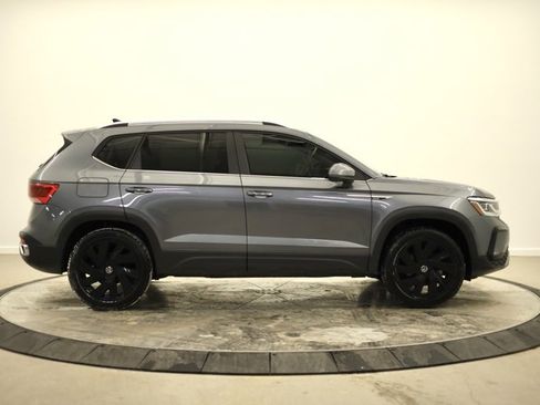 Certified 2024 Volkswagen Taos SEL image 2