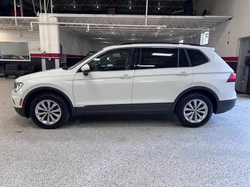 Used 2019 Volkswagen Tiguan SE w/ Panoramic Sunroof Package image 6