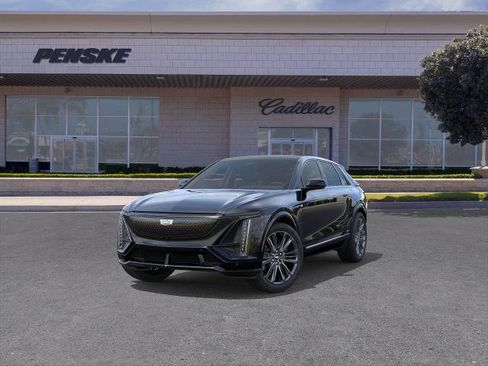 New 2026 Cadillac Lyriq V w/ LPO, Floor Liner Package AWD/4WD image 8