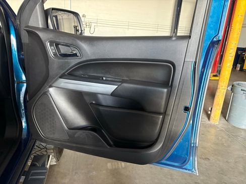 Used 2019 Chevrolet Colorado LT w/ LT Convenience Package RWD image 17