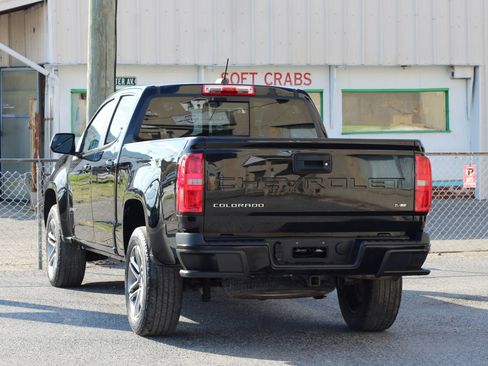 Used 2022 Chevrolet Colorado LT w/ LT Convenience Package image 6