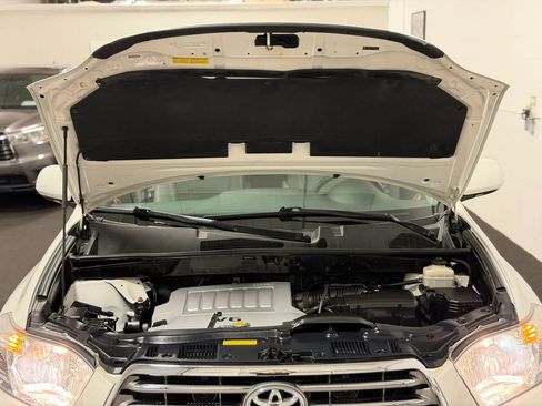 Used 2010 Toyota Highlander Limited image 34