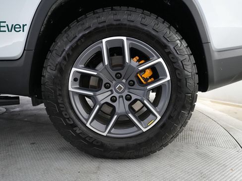 Used 2023 Rivian R1T Adventure AWD/4WD image 9