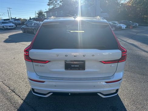Used 2022 Volvo XC60 T8 R-Design w/ Advanced Package image 6