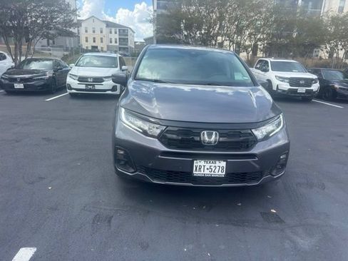 Used 2026 Honda Odyssey Touring image 2