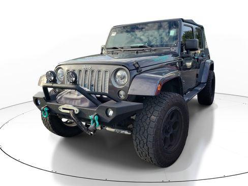 Used 2018 Jeep Wrangler Unlimited Sahara w/ Max Tow Package AWD/4WD image 3