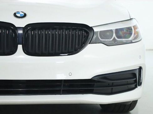 Used 2020 BMW 530i xDrive w/ Premium Package image 7
