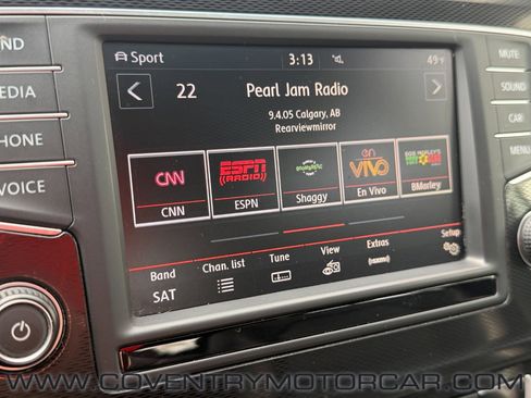 Used 2017 Volkswagen GTI SE FWD image 25