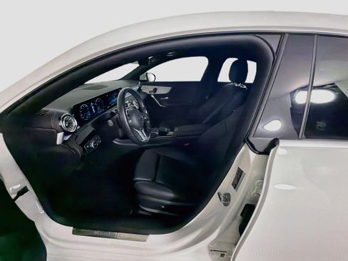 Used 2022 Mercedes-Benz CLA 250 image 13