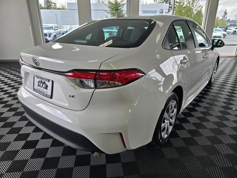 Used 2024 Toyota Corolla LE FWD image 3