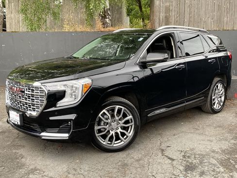 Used 2022 GMC Terrain Denali w/ Denali Premium Package AWD/4WD image 1