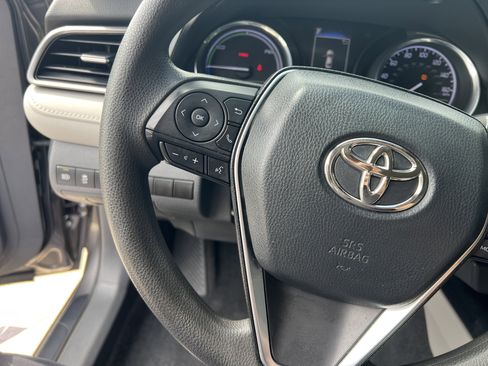 Used 2020 Toyota Camry LE FWD image 17