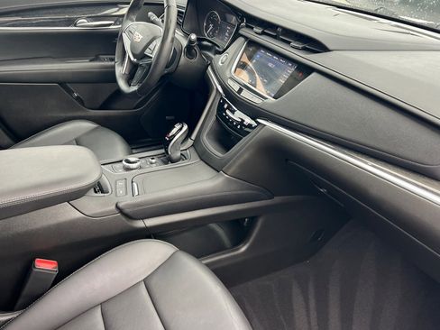 Used 2022 Cadillac XT5 Premium Luxury image 16